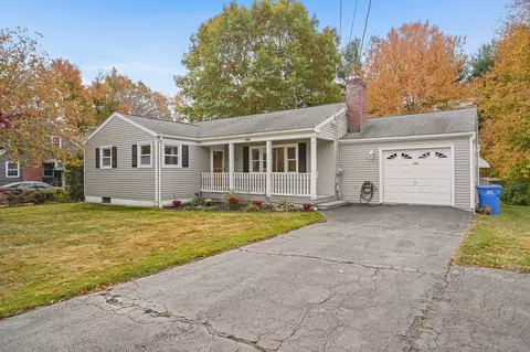 103 Greenfield Dr, Trumbull, CT 06611