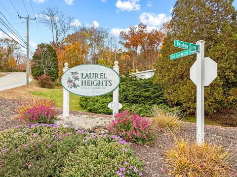 8 Rainbow Dr, Montville, CT 06382
