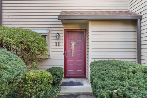 150 Hope St #11, Stamford, CT 06906