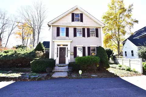 4 Smith St, Pawcatuck, CT 06379