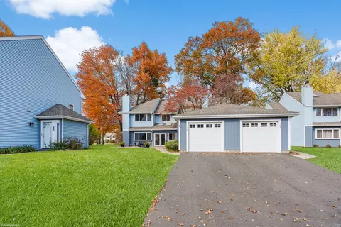 178 Dusky Ln #178, Suffield, CT 06078