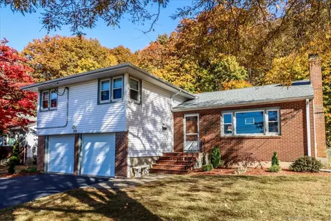 155 Brentwood Rd, Newington, CT 06111