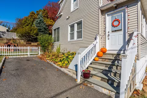 310 Castle Ave, Fairfield, CT 06825