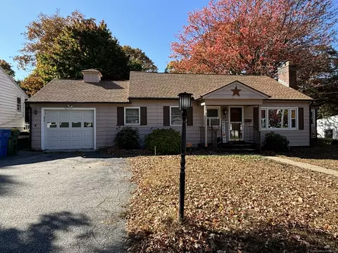 49 Pineridge Rd, Waterbury, CT 06706