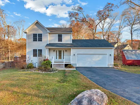 30 Charlton Ln, Groton, CT 06340