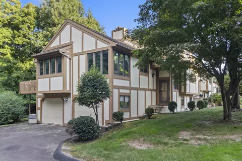 690 Forest Rd #381, West Haven, CT 06516