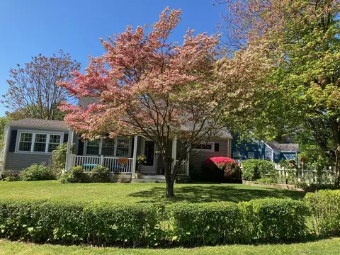 282 Meadowside Rd, Milford, CT 06460