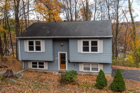 50 High St, Canton, CT 06019