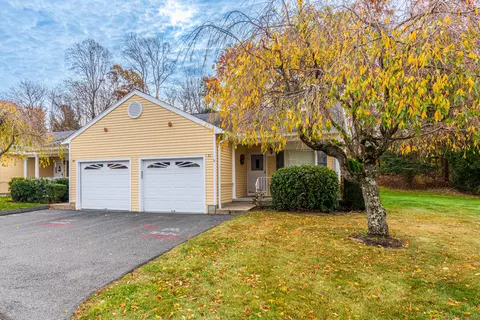 51 Highland Dr #51, Monroe, CT 06468