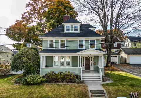17 Elmwood Ave, Norwich, CT 06360