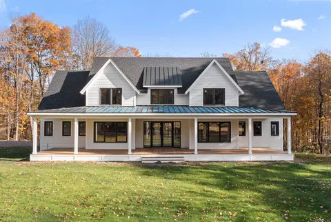 5 Chestnut Hill Rd, Newtown, CT 06482