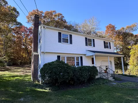 5 Corey Ln, East Lyme, CT 06357