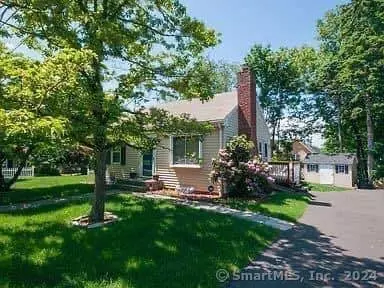 3 Hayes St, Danbury, CT 06811