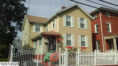 79 Amity St, Hartford, CT 06106