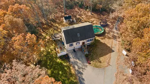 275 High St, Sprague, CT 06330