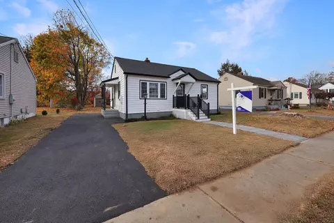 12 Summer St, Plainville, CT 06062