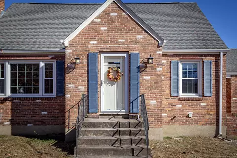 62 Oak St, East Hartford, CT 06118