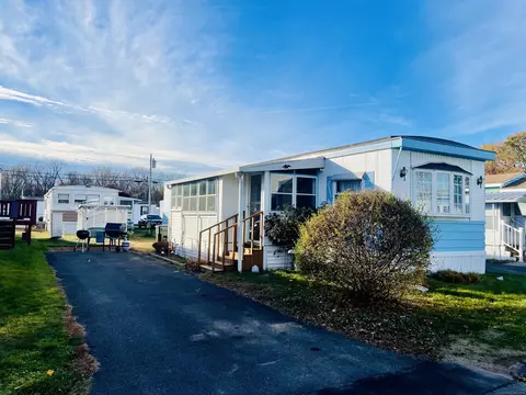 19 Arawak Dr, East Hartford, CT 06118