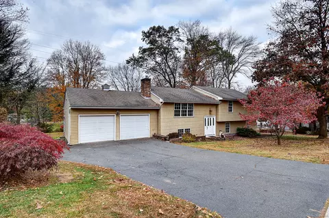 103 Kingswood Dr, Southington, CT 06489