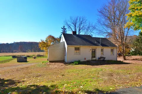 59 Hawleyville Rd, Newtown, CT 06470