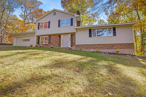 6 Brownson Dr, Shelton, CT 06484