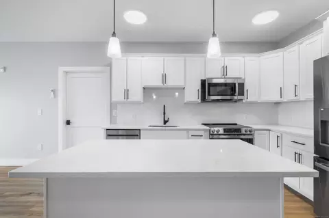 300 Harbour Close Close #E, New Haven, CT 06519