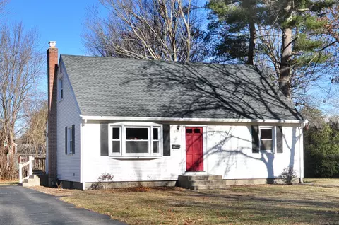 74 Country Ln, East Hartford, CT 06118
