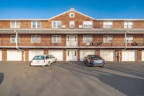 201 Regan Rd #19C, Vernon, CT 06066