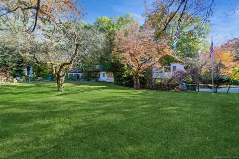 7 Byfield Ln, Greenwich, CT 06830