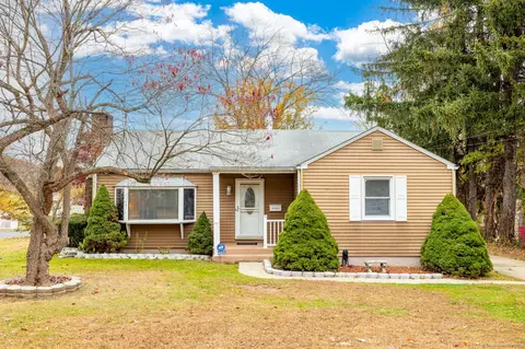 34 Bellflower Rd, Windsor, CT 06095