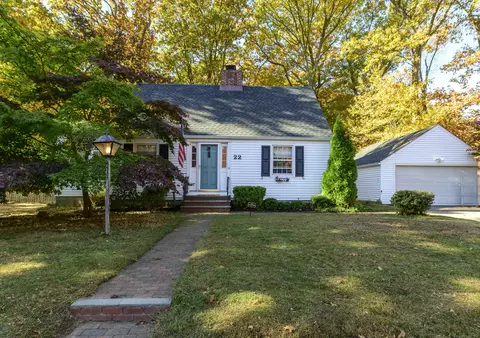 22 Boylston St, Milford, CT 06461