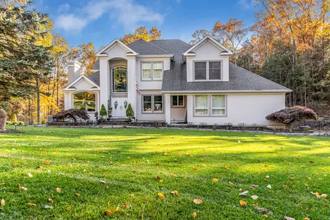81 Alberts Hill Rd, Newtown, CT 06482 photo 1