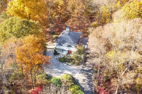 177 Briar Brae Rd, Stamford, CT 06903