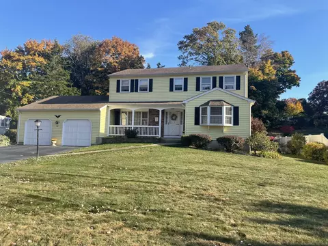 23 Oak Hollow Rd, Branford, CT 06405
