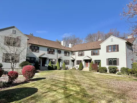 502 Village Dr #502, Torrington, CT 06790