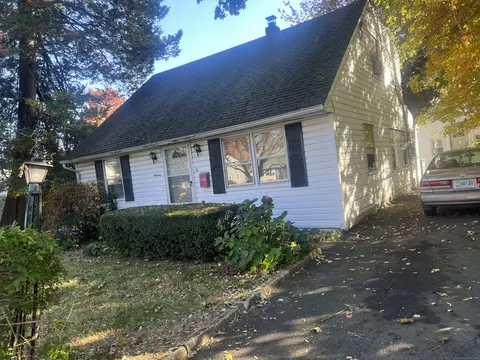 11 Leroy Pl, Stamford, CT 06902
