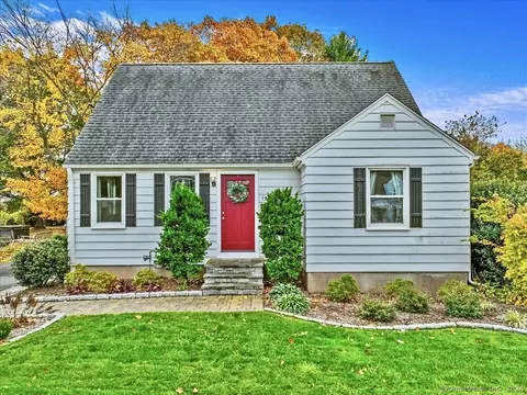 170 Maple St, Branford, CT 06405