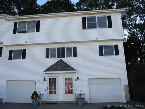 77 Commodore Cmns #77, Derby, CT 06418