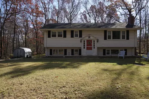 36 Hunt Rd, Columbia, CT 06237