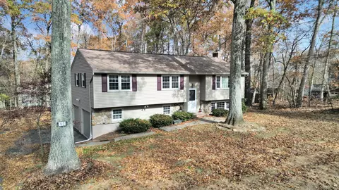 17 Dogwood Rd, Tolland, CT 06084
