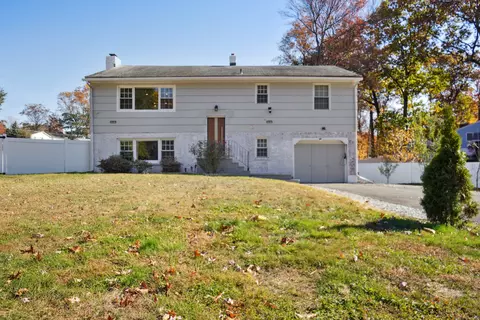 21 Priscilla Rd, Norwalk, CT 06850