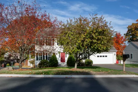 46 Wettleson Ave, West Hartford, CT 06107