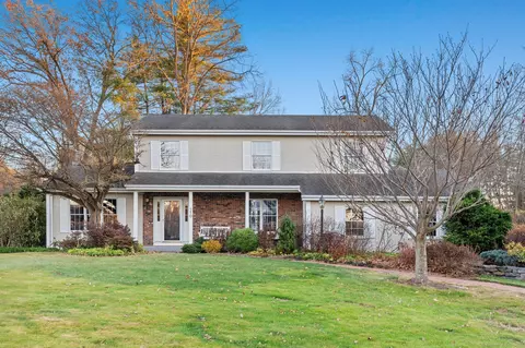 110 Brookside Dr, Suffield, CT 06078