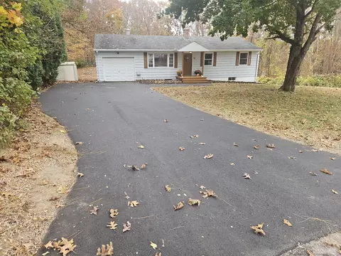 35 Ventura Dr, Oakdale, CT 06370