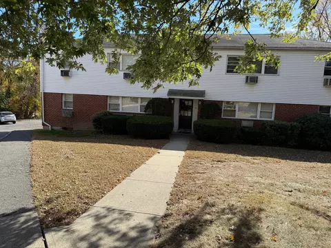 16 Cherry Hill Dr #1A, Bridgeport, CT 06606