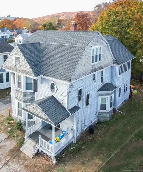 18 Pearl St, Torrington, CT 06790