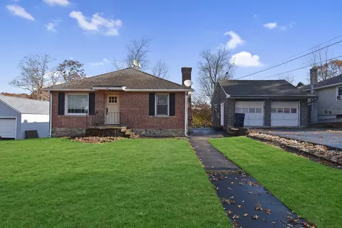 62 Lakeview Rd, Plymouth, CT 06786