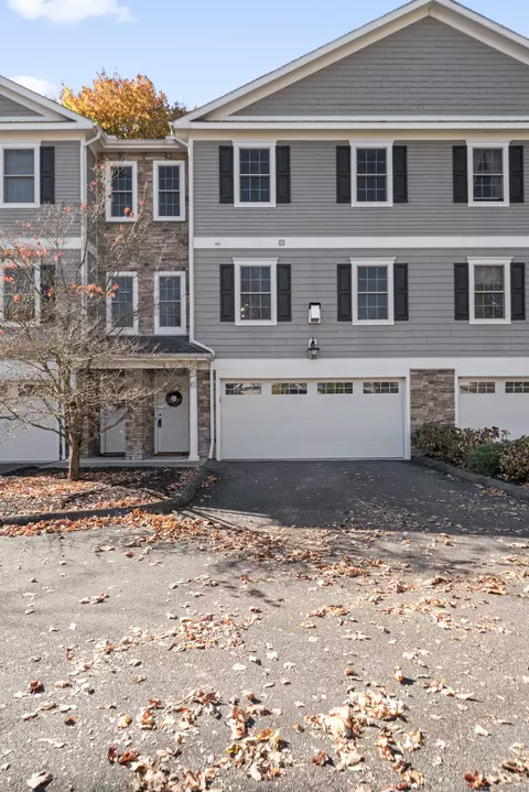 53 Grassy Plain St #B6, Bethel, CT 06801