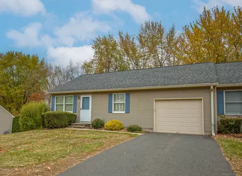 102 N Maple St #5C, Enfield, CT 06082