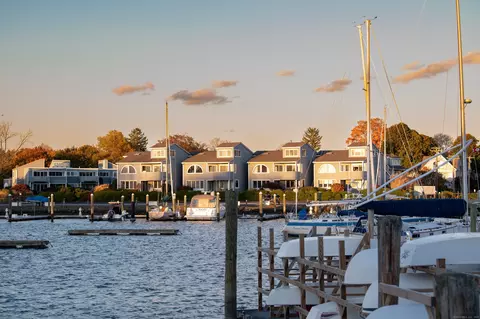 19 Bianca Dr #19, Milford, CT 06460